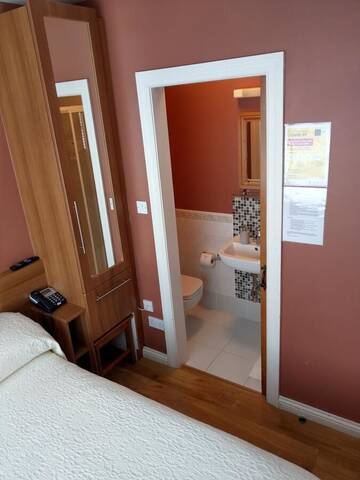 Одноместный номер с собственной ванной комнатой в  Ash Grove House
